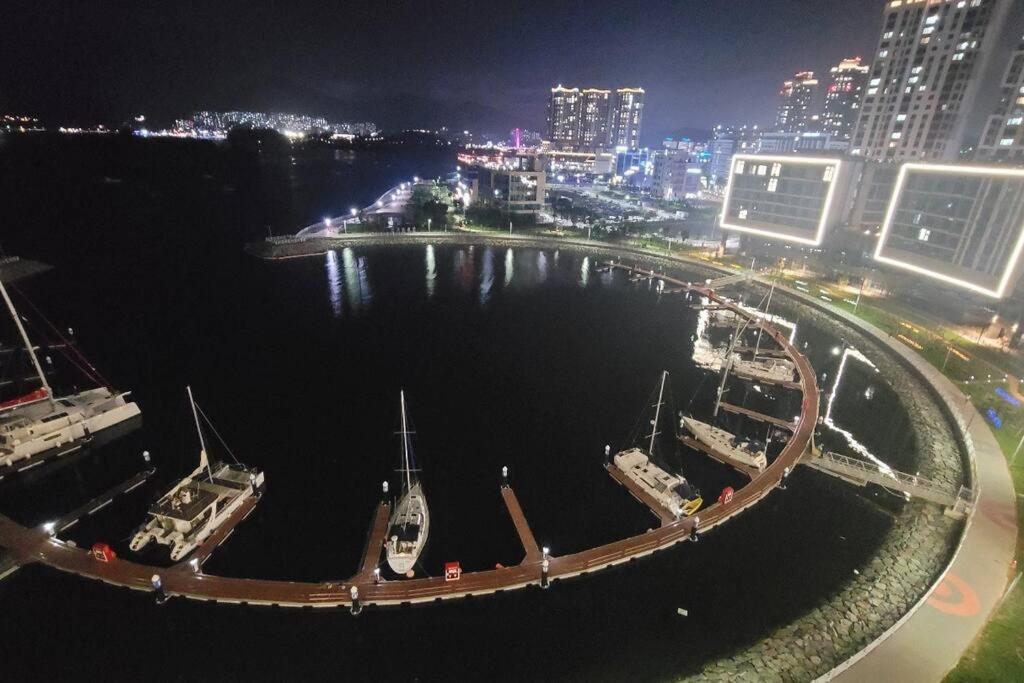The Castle Ocean Marina Double Suite Yeosu Buitenkant foto