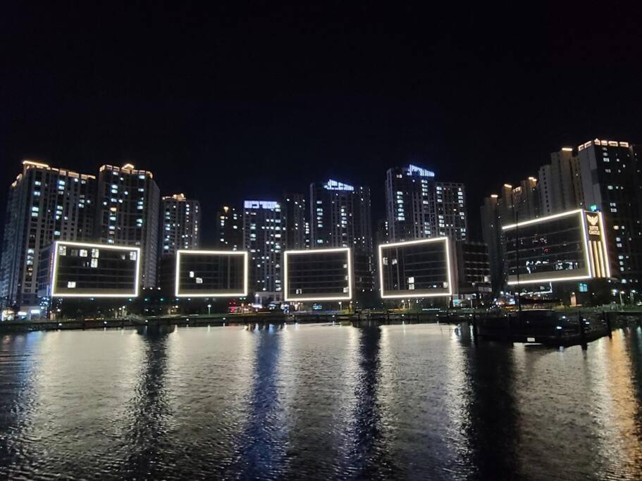 The Castle Ocean Marina Double Suite Yeosu Buitenkant foto
