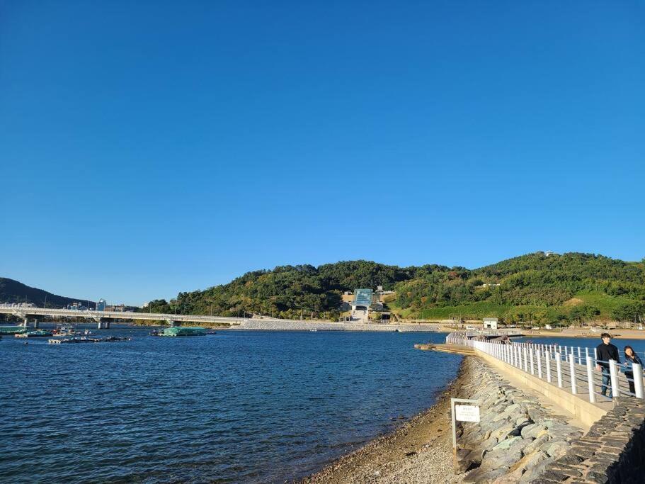 The Castle Ocean Marina Double Suite Yeosu Buitenkant foto