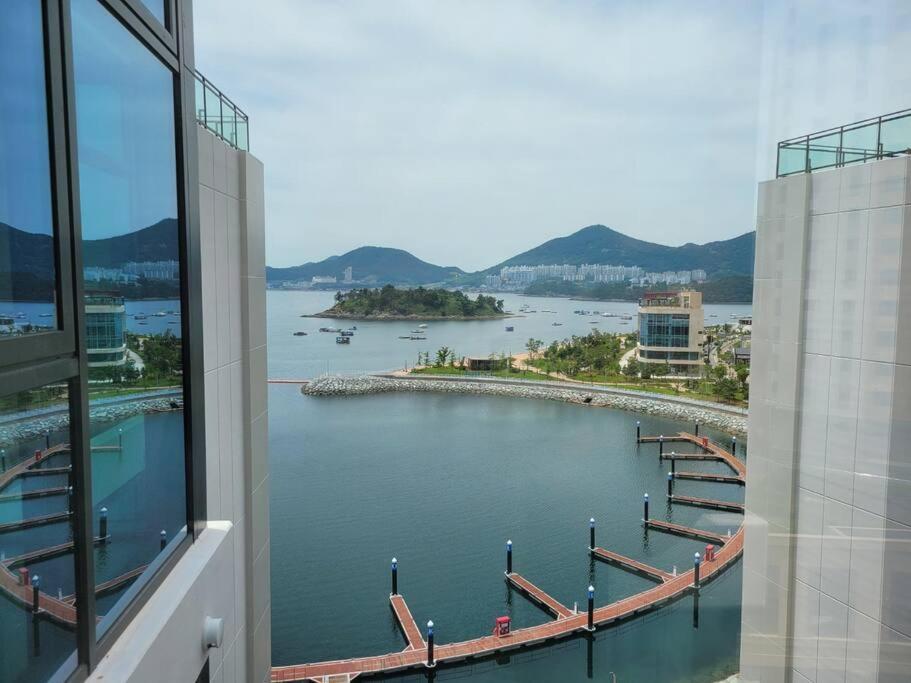 The Castle Ocean Marina Double Suite Yeosu Buitenkant foto