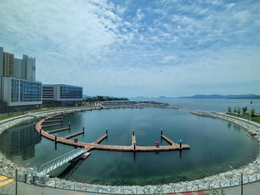 The Castle Ocean Marina Double Suite Yeosu Buitenkant foto