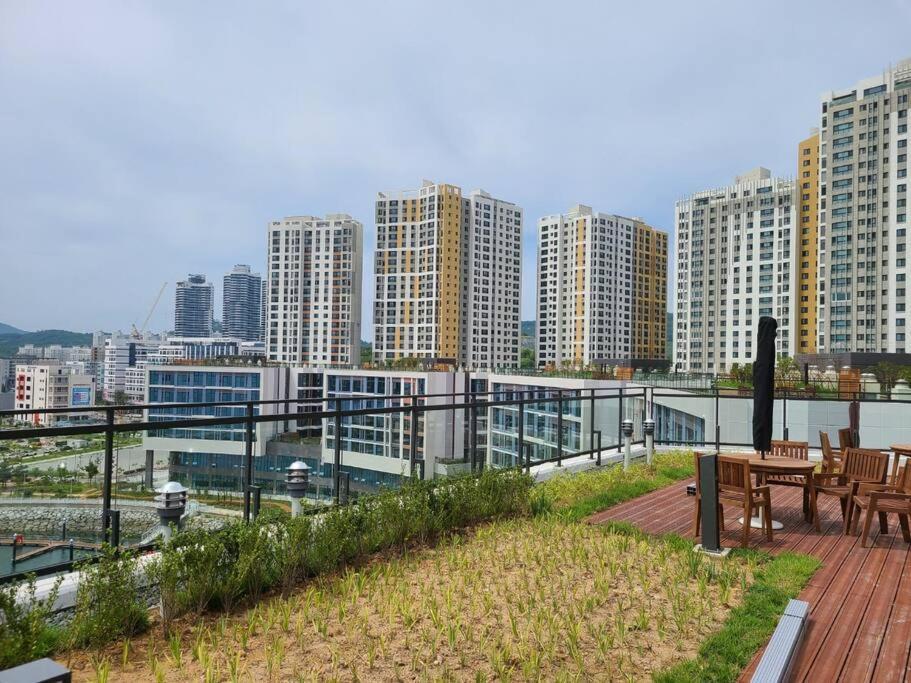 The Castle Ocean Marina Double Suite Yeosu Buitenkant foto