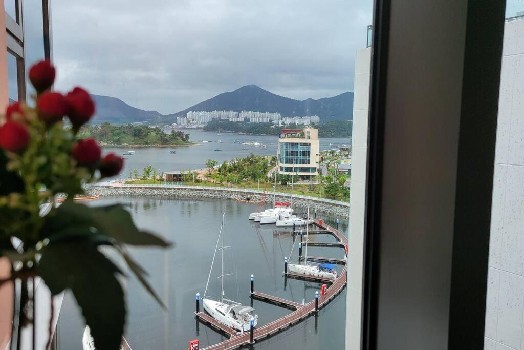 The Castle Ocean Marina Double Suite Yeosu Buitenkant foto